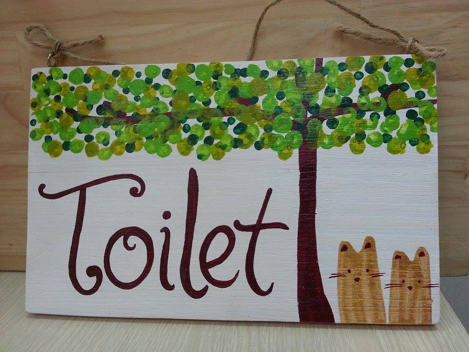 Bảng "Toilet" cây xanh 15x30cm