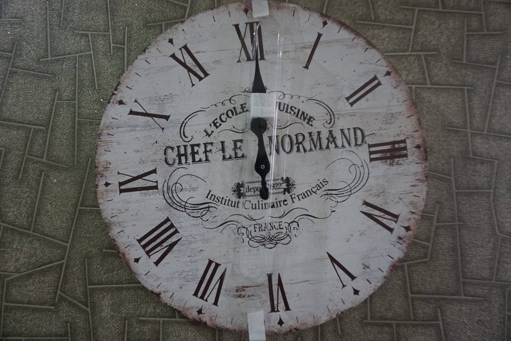 Đồng hồ gỗ chef le normand